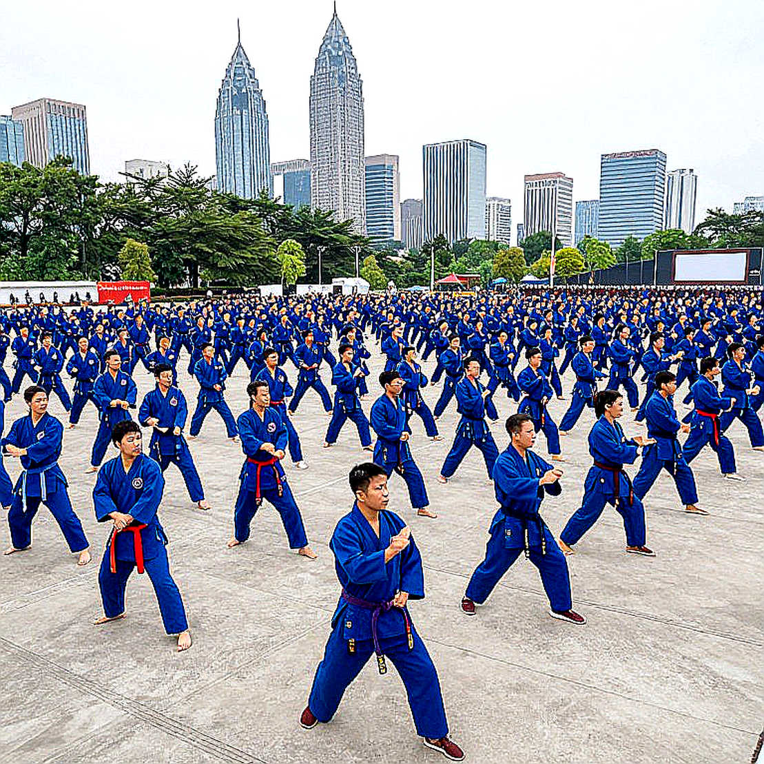 The Last Hour at Aichi Sky Expo: Singapore's First Fencing Team Bronze and the Ten-Touch Wall
