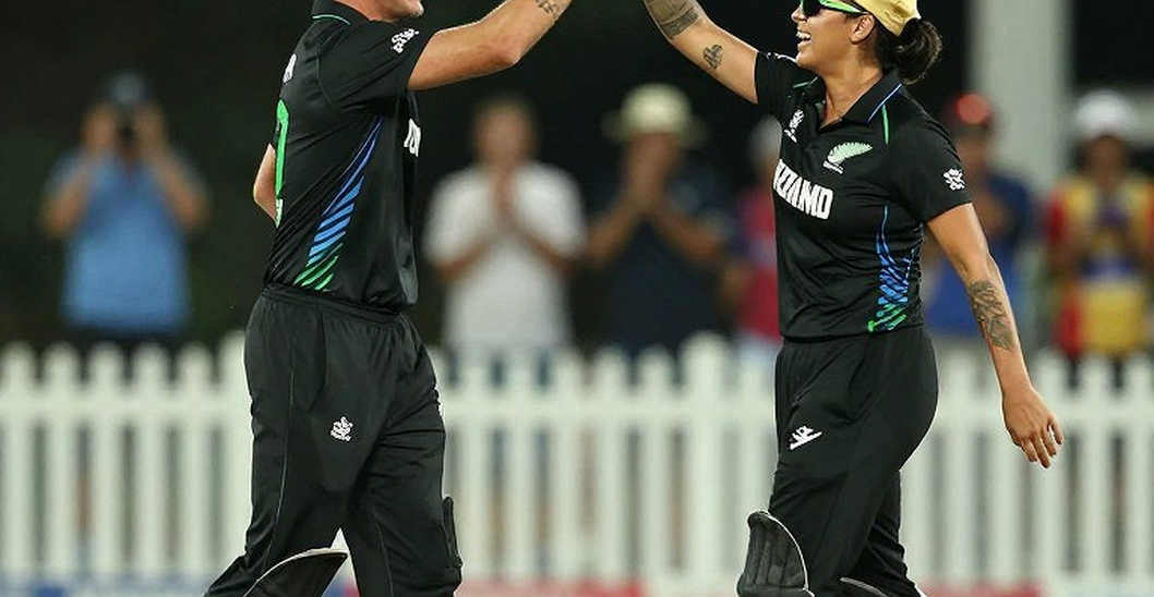 ভাড়া করা জানালা: এশিয়ার ক্রিকেট যখন নিজের সেরা স্পিনারকে তিন জার্সিতে ভাগ করে ফেলে