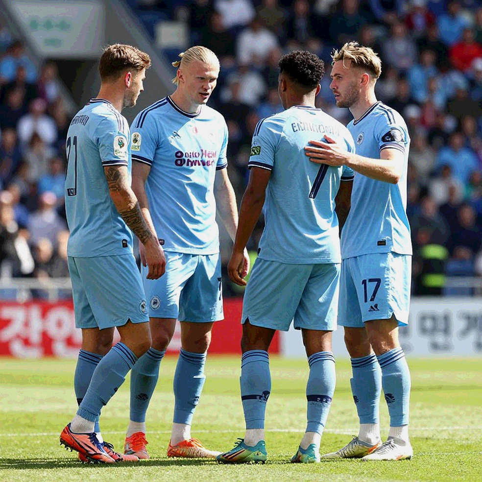 The Rooftop of the 90+4: Why a Derby's Sound Is Truer Than the Scoreboard The Rooftop of the 90+4: Why a Derby's Sound Is Truer Than the Scoreboard