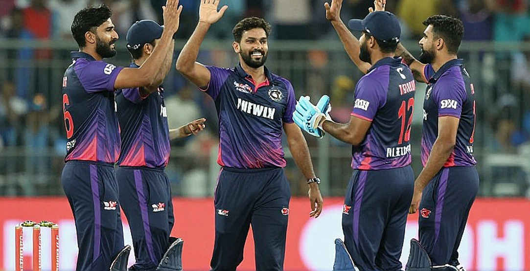 টি-টোয়েন্টিতে ছক্কার রাজা কে, বাংলাদেশ কতটা পথ হাঁটতে হবে — চুক্তির হিসাব ও মাঠের বাস্তবতা