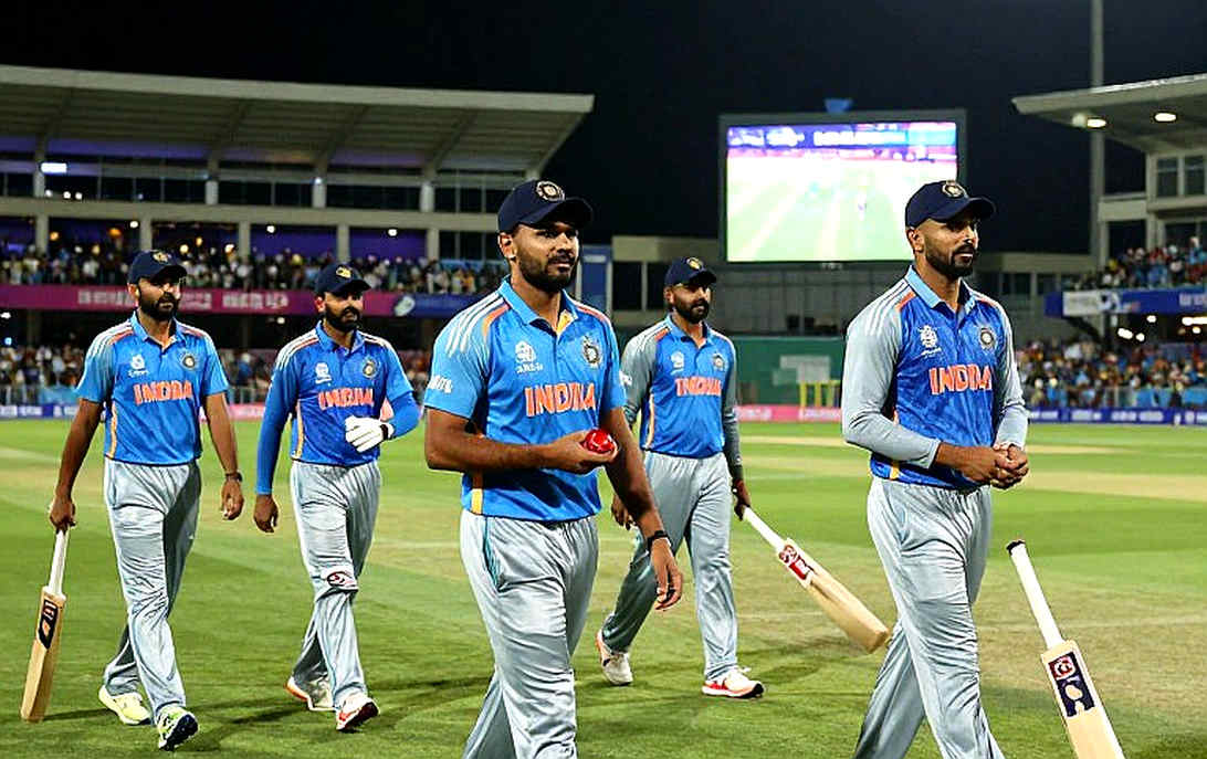 গাপটিলের ৩৬৭ ক্যাপ আর এক নাম-না-জানা সঙ্গী: অস্ট্রেলিয়া সফরে সাদা ফার্নদের নতুন ডাগআউট