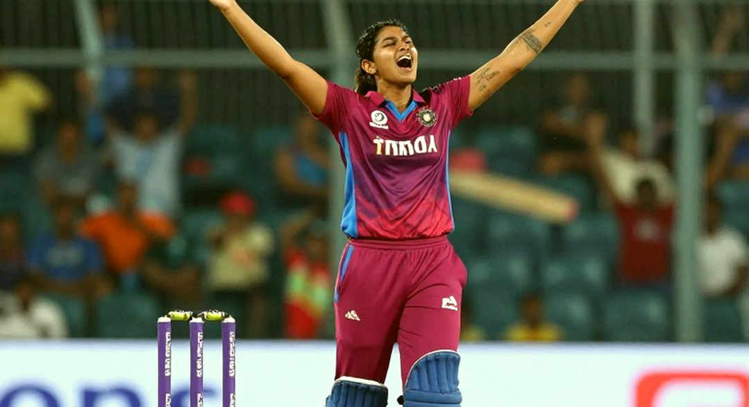 কুলদীপ যাদবের বেঞ্চে বসে থাকা: একটি উদ্ধৃতি যেভাবে বিশ্লেষণকে গ্রাস করে ফেলে