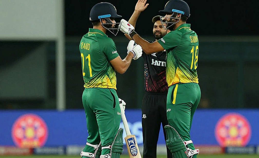 Cricket Analysis on an Empty Feed: Eight Silent Dimensions and the Trap of Plausibility Cricket Analysis on an Empty Feed: Eight Silent Dimensions and the Trap of Plausibility