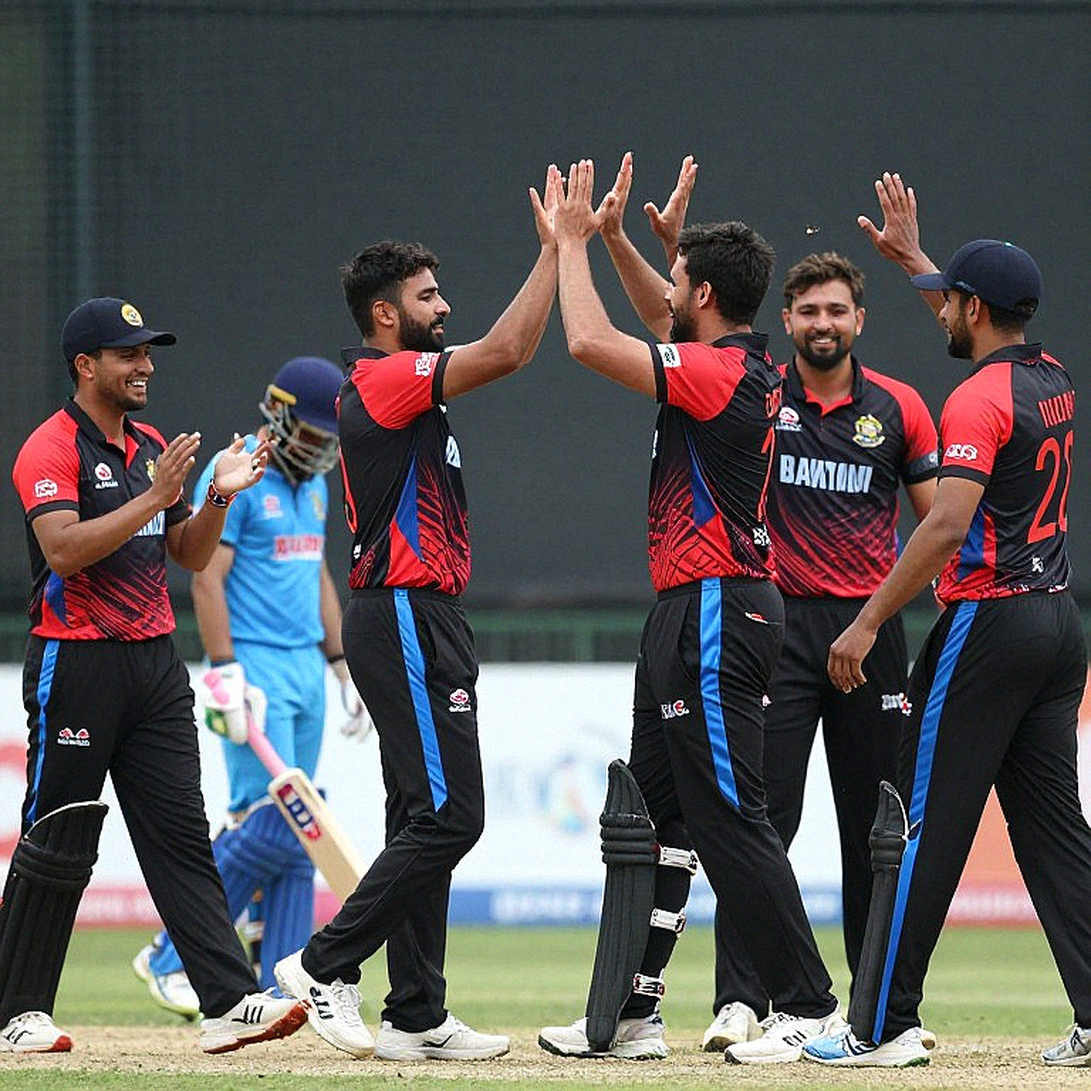লাল বলের তালিকায় নেই সূর্যকুমার: একটি বাদ পড়ার ভেতরের হিসাব লাল বলের তালিকায় নেই সূর্যকুমার: একটি বাদ পড়ার ভেতরের হিসাব